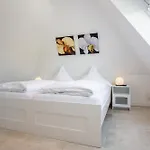 Apartment White Pearl Og *